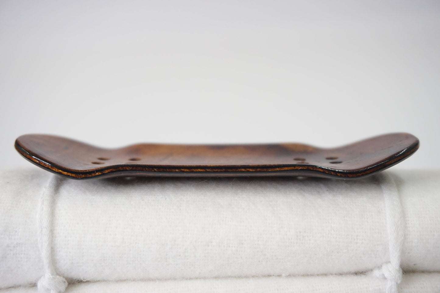 Univerque Fingerboard Deck - TraWoo Camphor Root 002 - hc_wb41_w32, symmetrical
