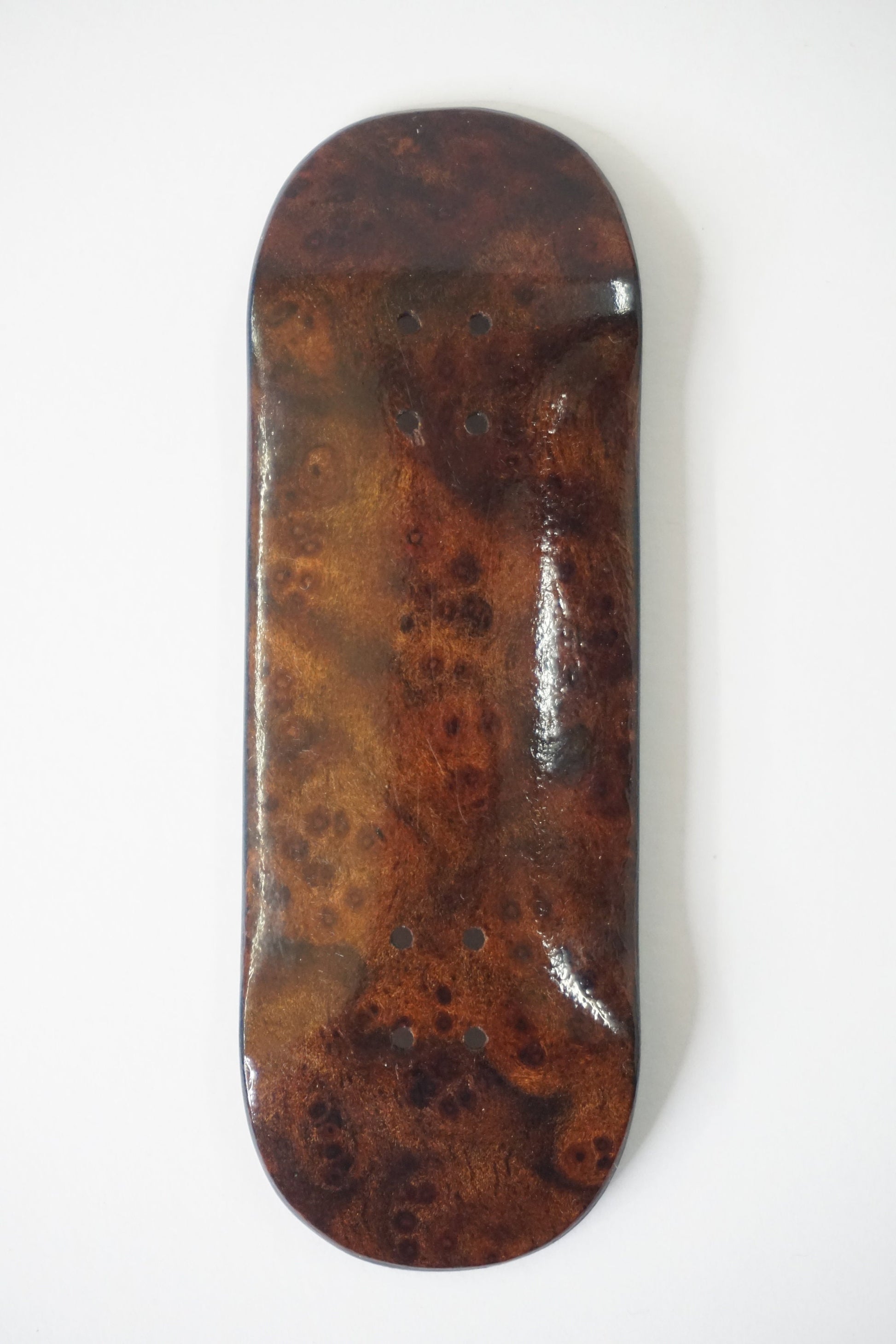 Univerque Fingerboard Deck - TraWoo Camphor Root 002 - hc_wb41_w32, symmetrical
