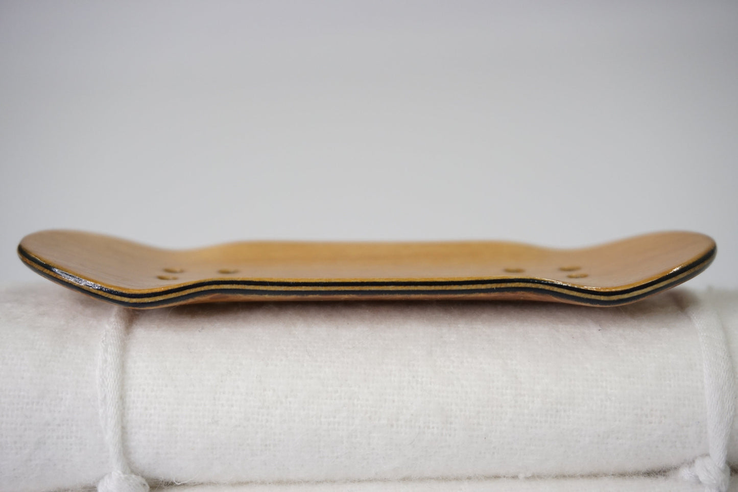 Univerque Fingerboard Deck - TraWoo Maple Root 003 - hc_wb41_w32, symmetrical