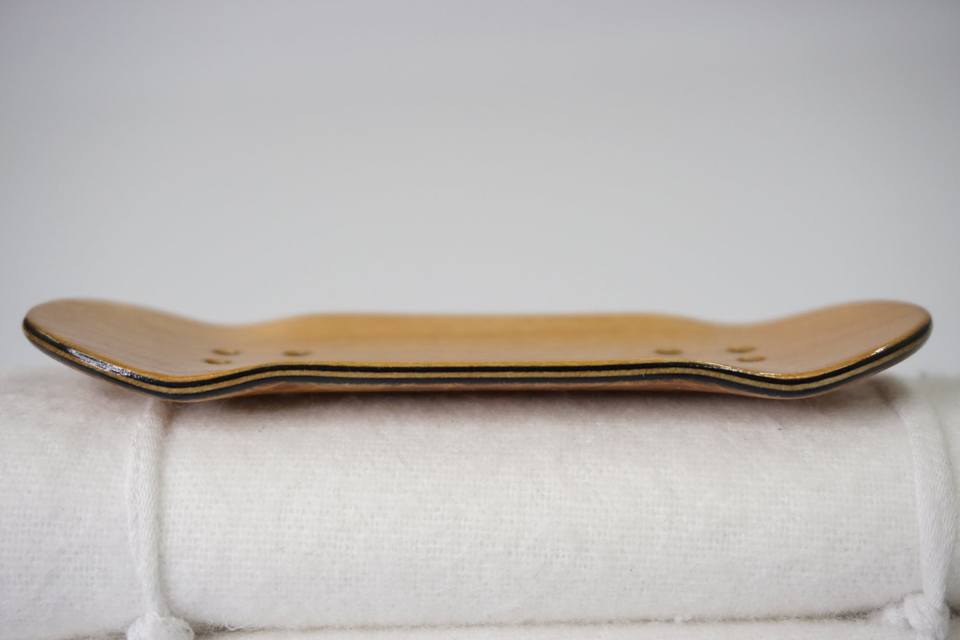 Univerque Fingerboard Deck - TraWoo Maple Root 003 - hc_wb41_w32, symmetrical