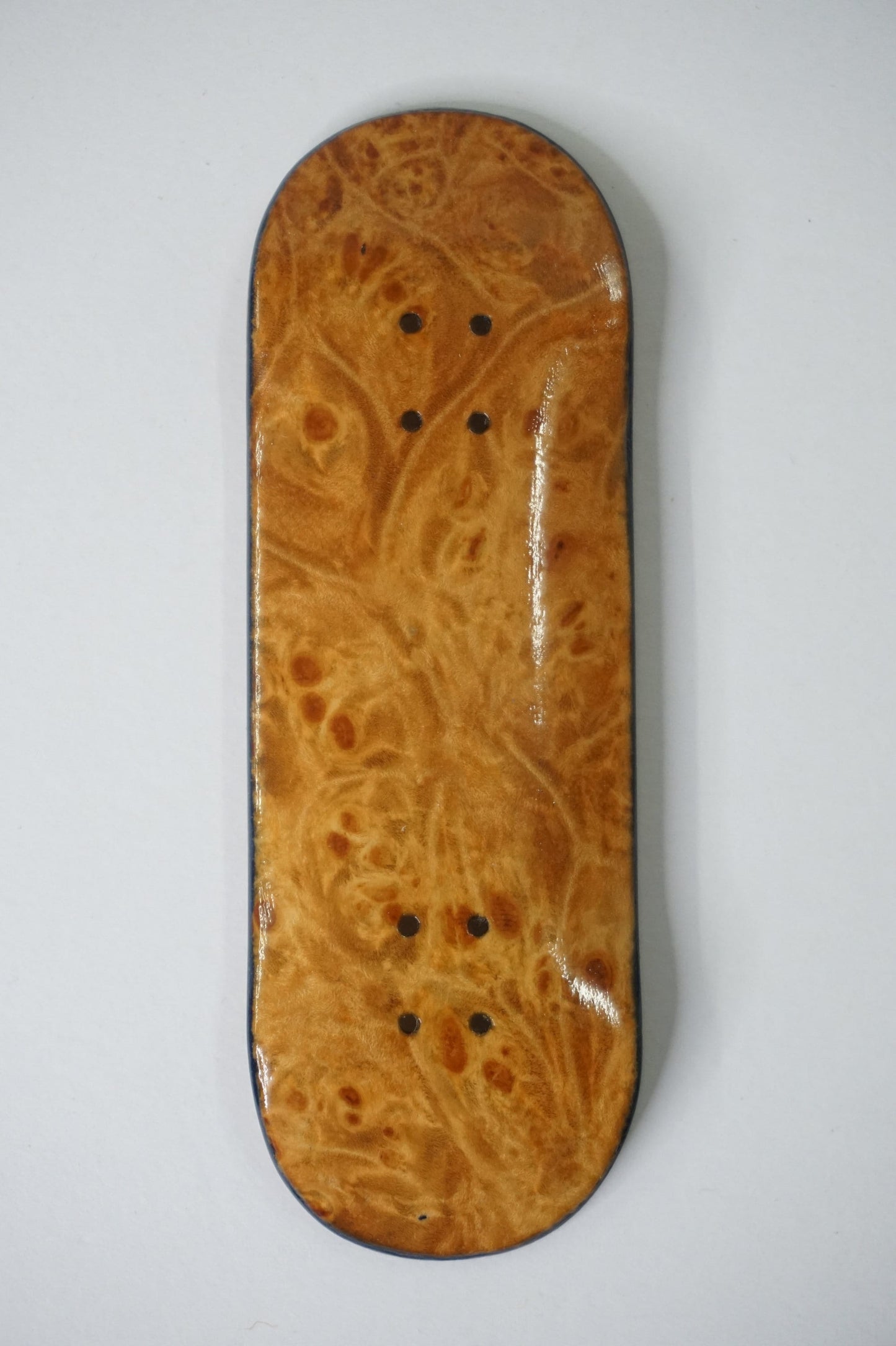 Univerque Fingerboard Deck - TraWoo Maple Root 003 - hc_wb41_w32, symmetrical