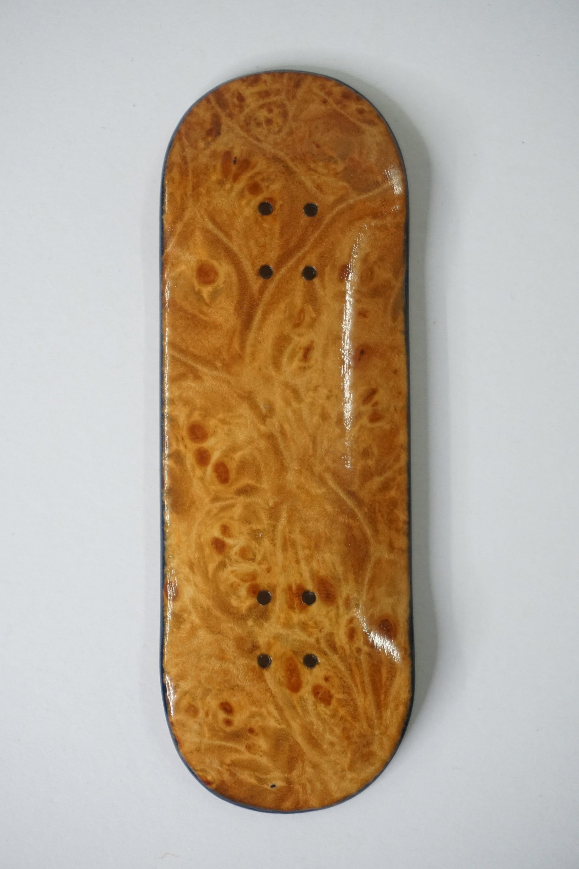 Univerque Fingerboard Deck - TraWoo Maple Root 003 - hc_wb41_w32, symmetrical