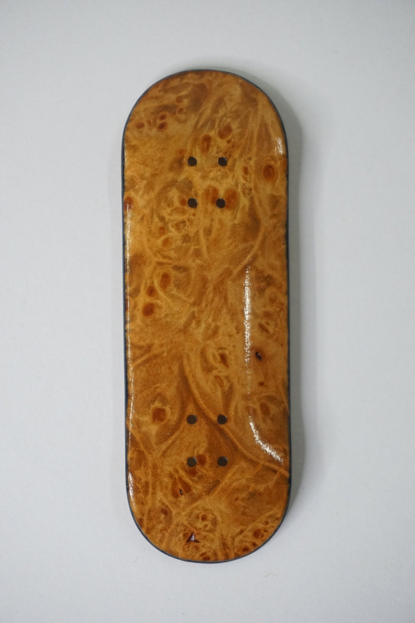 Univerque Fingerboard Deck - TraWoo Maple Root 004 - hc_wb41_w32, symmetrical