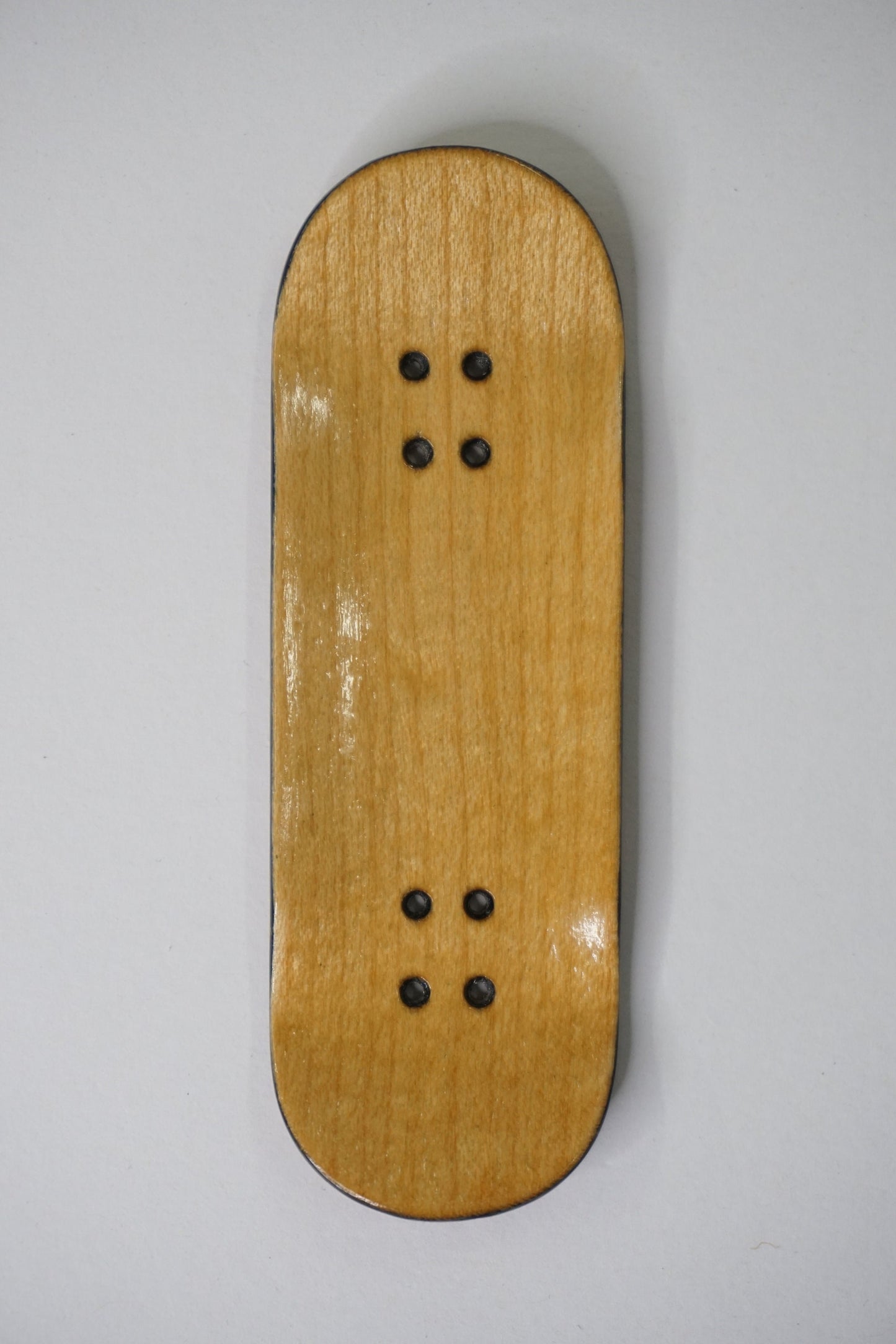 Univerque Fingerboard Deck - TraWoo Maple Root 004 - hc_wb41_w32, symmetrical