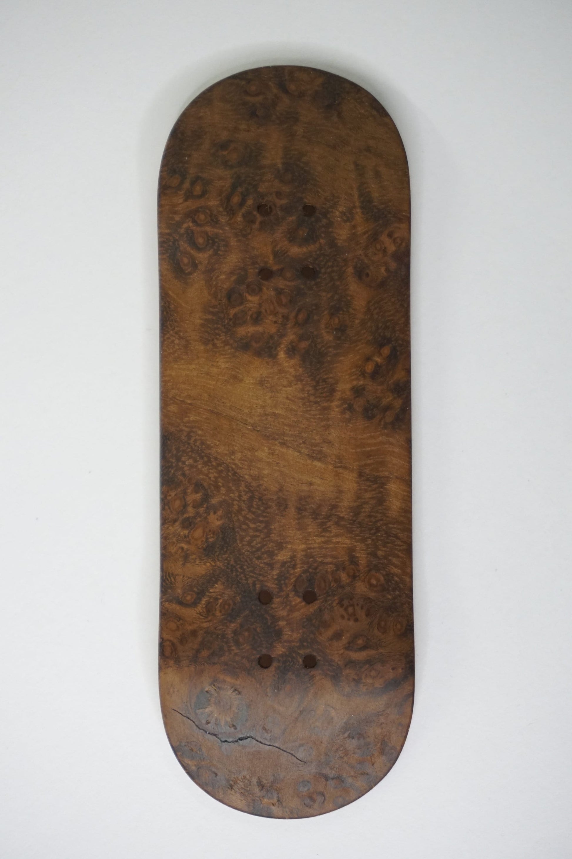Univerque Fingerboard Deck - TraWoo Camphor Root 005 - mc_wb41_w32, symmetrisch