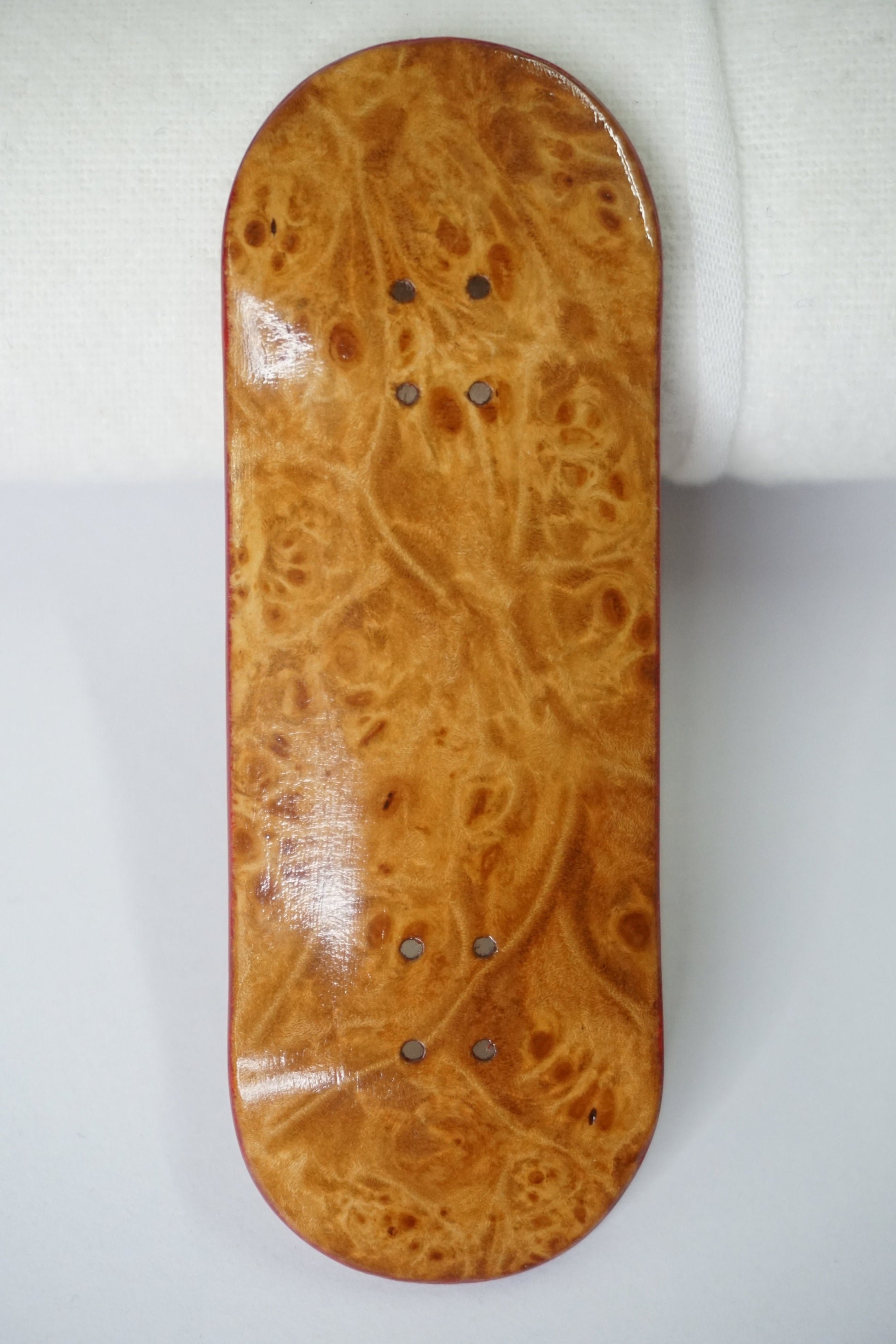 Univerque Fingerboard Deck - TraWoo Maple Root 006 - hc_wb43_w34, symmetrical