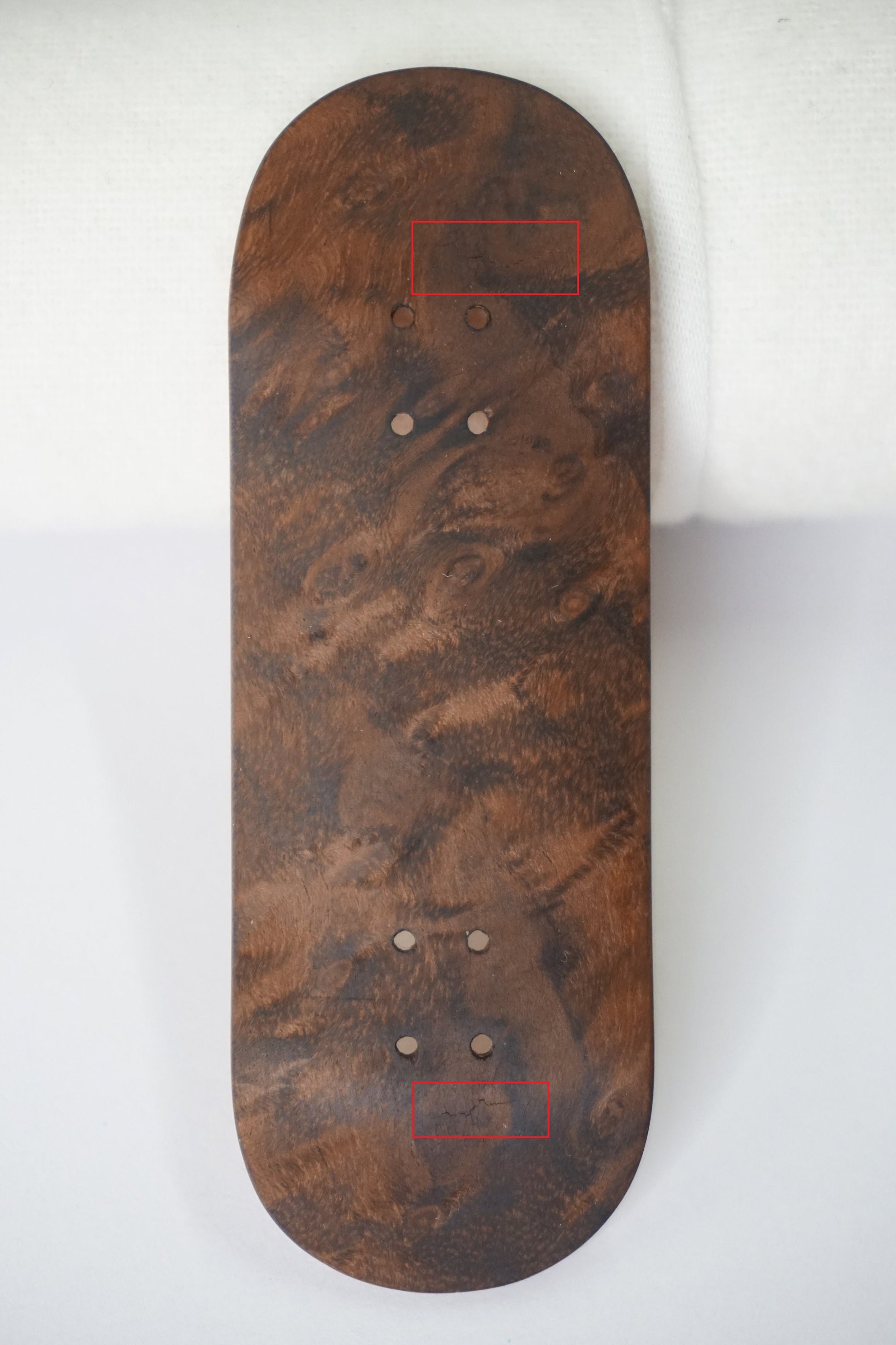 Univerque Fingerboard Deck - TraWoo Camphor Root 003 - mc_wb39_w32, symmetrisch