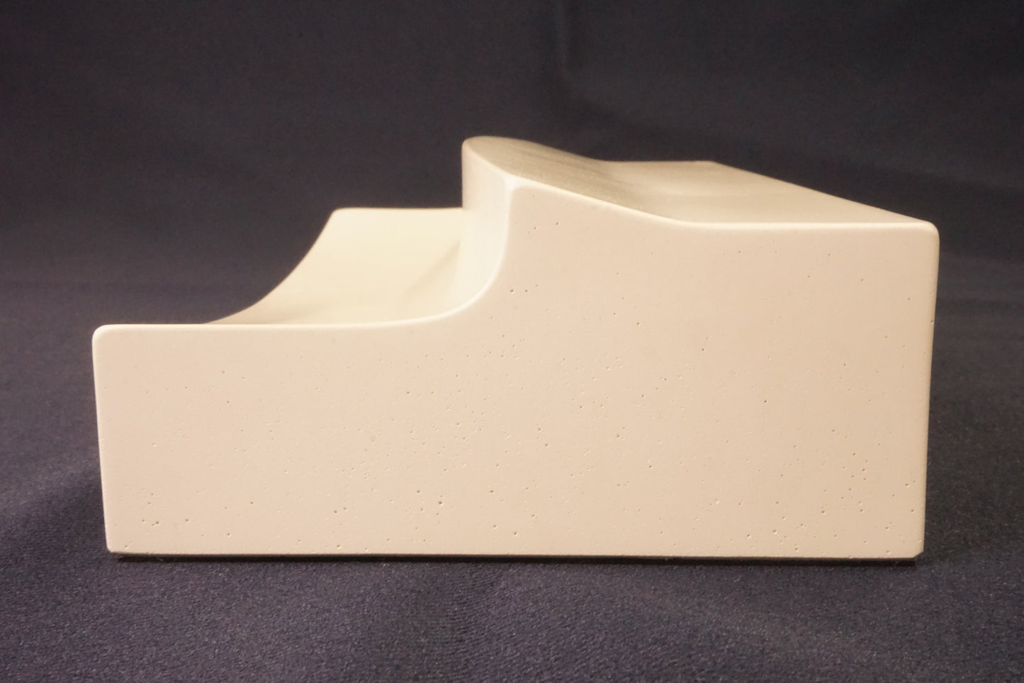 Univerque "Curvb" curb
