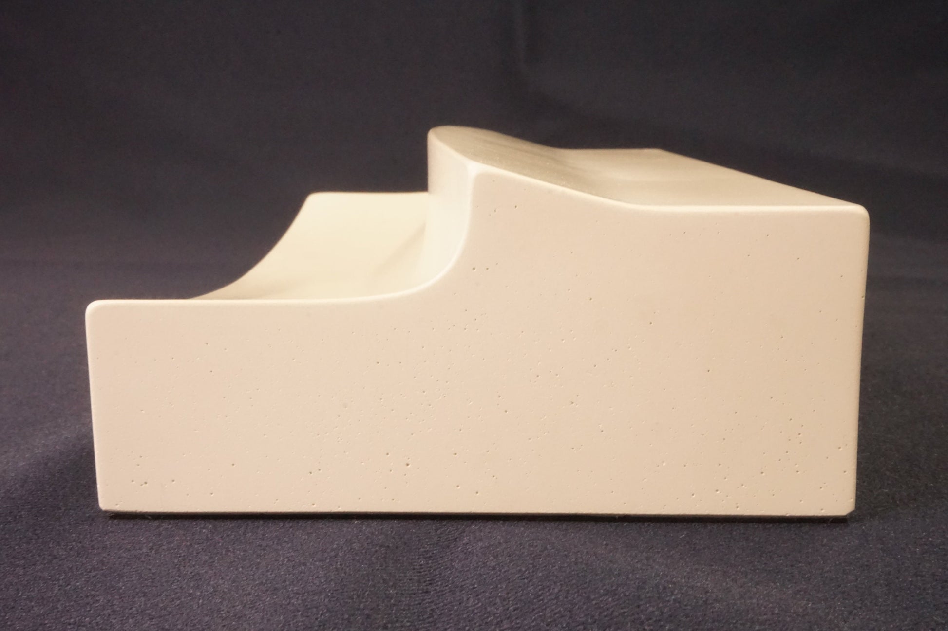 Univerque "Curvb" curb