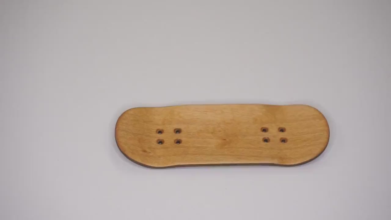 Univerque Fingerboard Deck - TraWoo Camphor Root 003 - mc_wb39_w32, symmetrisch