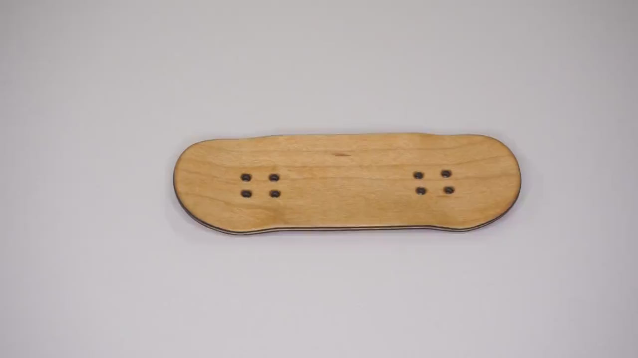 Univerque Fingerboard Deck - TraWoo Madrone Root 004 - hc_wb41_w32, symmetrisch