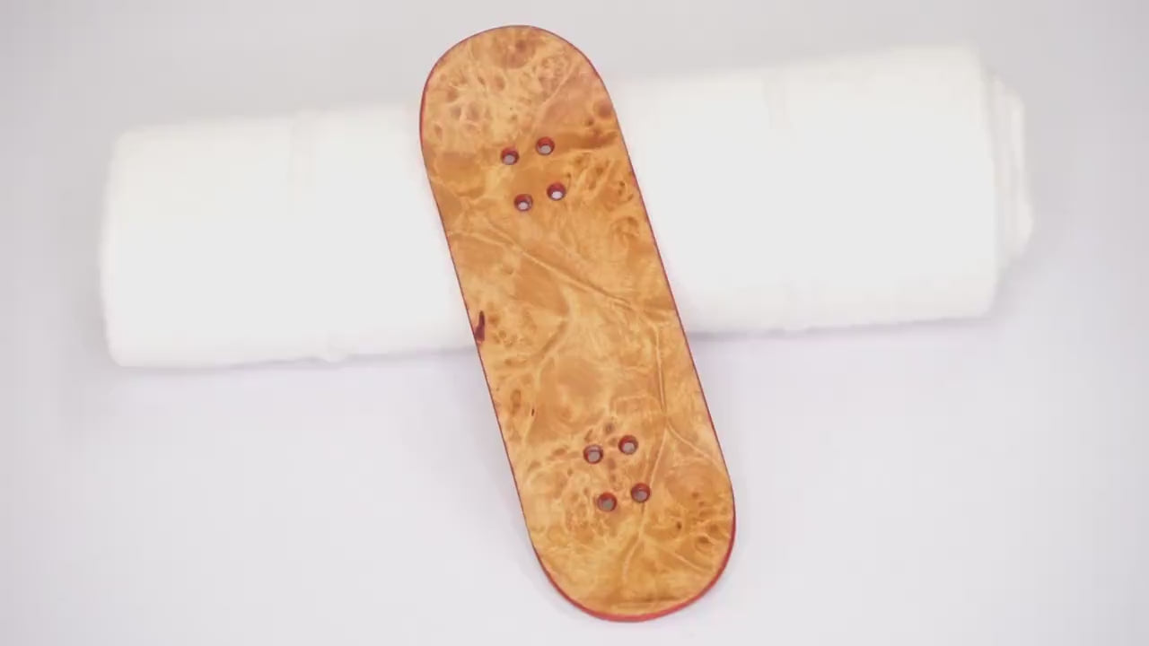 Univerque Fingerboard Deck - TraWoo SE Maple Root 002 - mc_wb43_w32, symmetrical