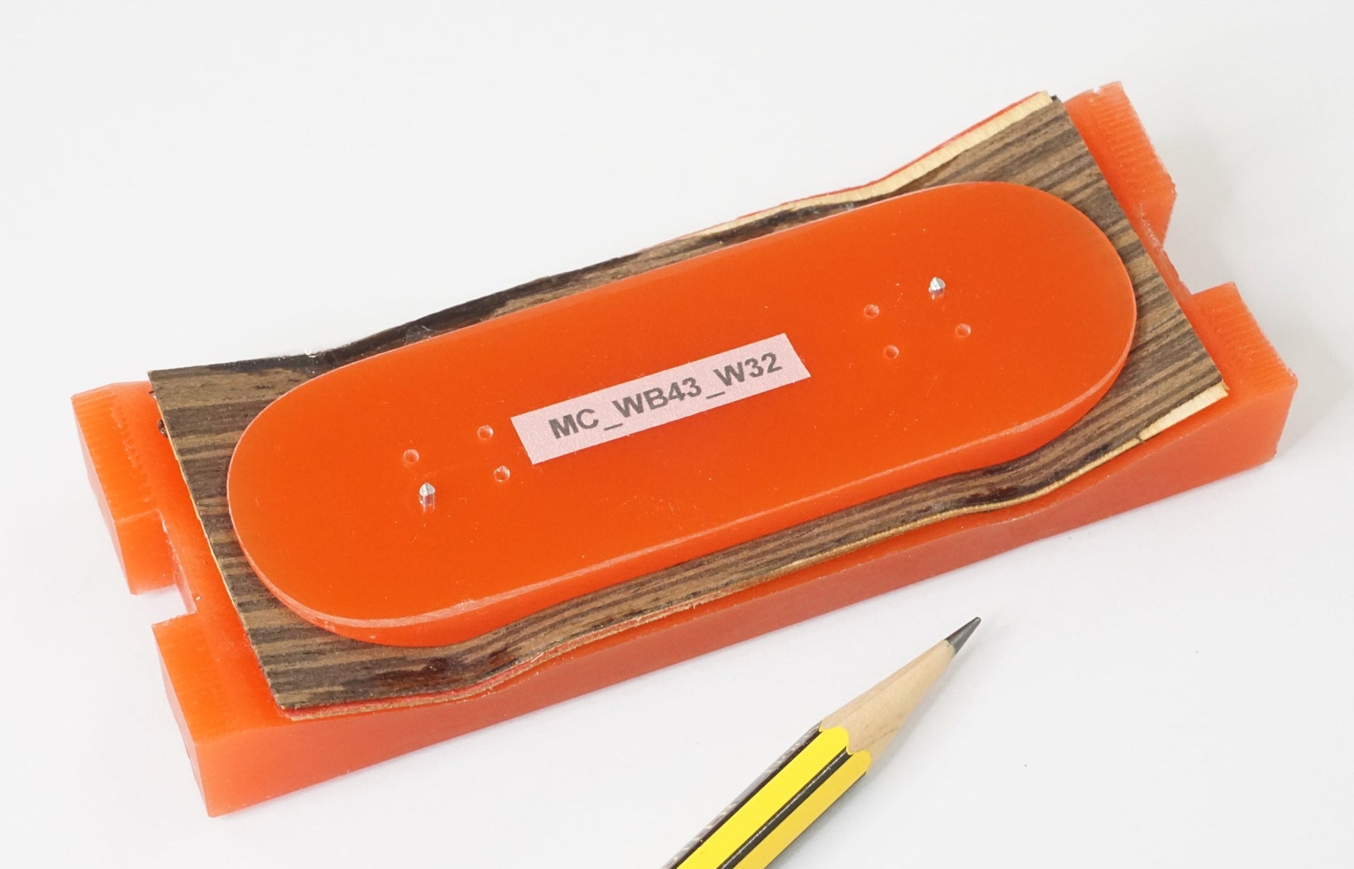 Univerque Fingerboard Template - wheelbase 43mm