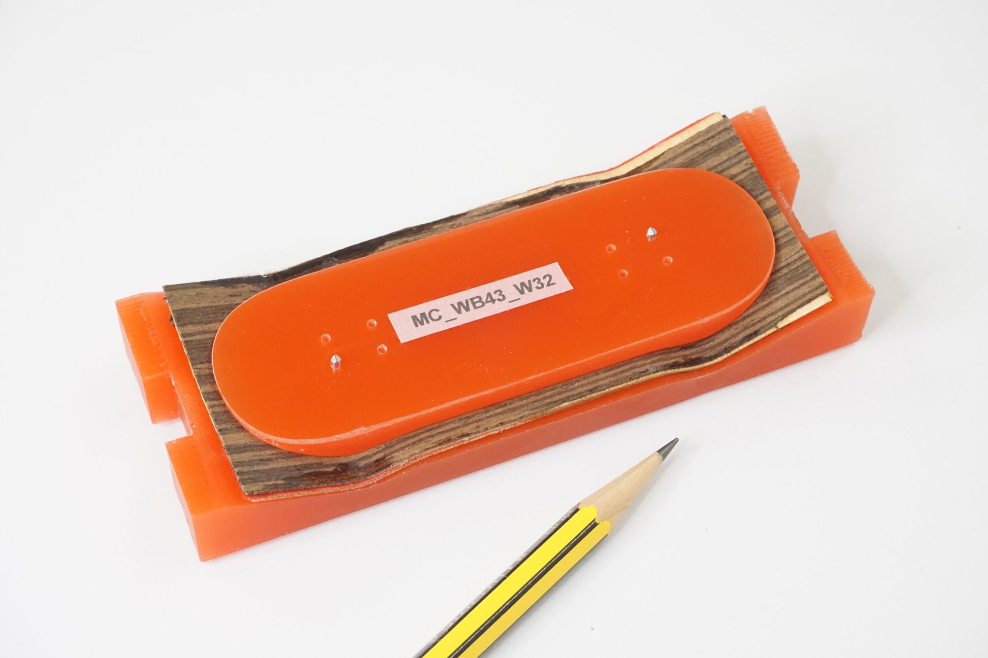 Univerque Fingerboard Pressform - high concave, wheelbase 43mm