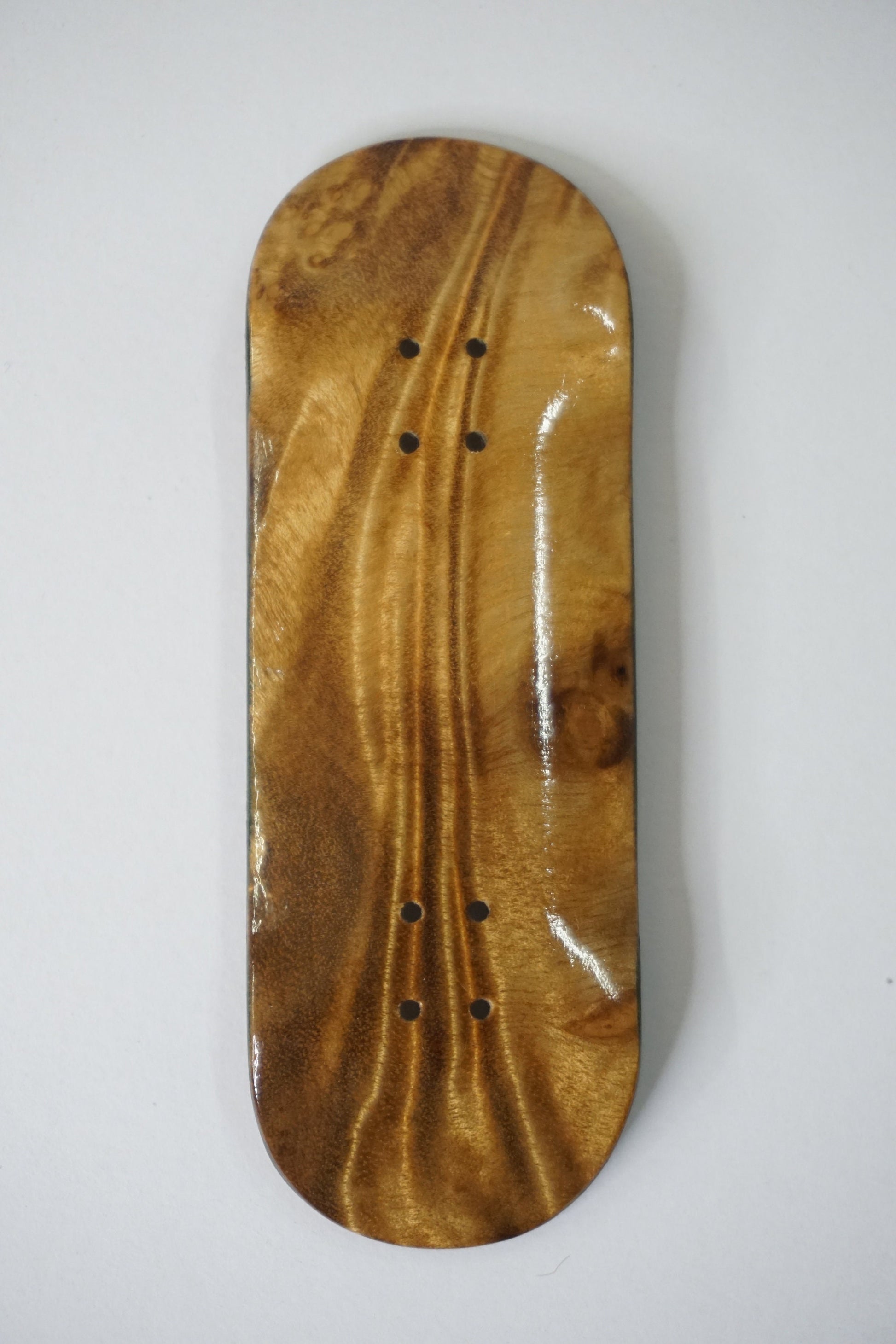 Univerque Fingerboard Deck - TraWoo Madrone Root 002 - hc_wb39_w32, symmetrical