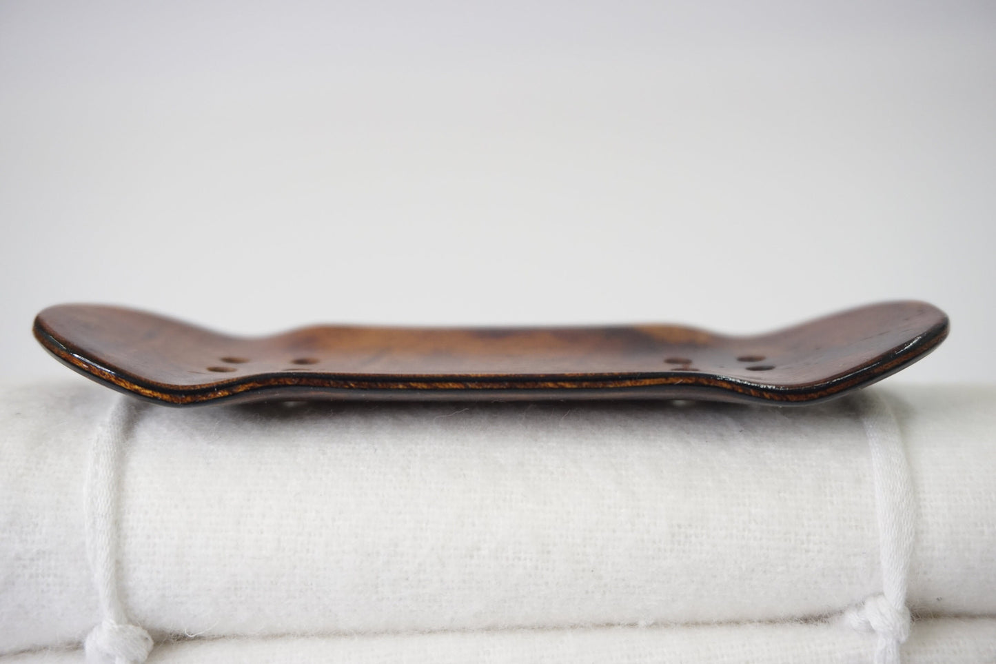 Univerque Fingerboard Deck - TraWoo Camphor Root 002 - hc_wb41_w32, symmetrical