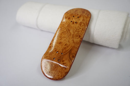 Univerque Fingerboard Deck - TraWoo Maple Root 006 - hc_wb43_w34, symmetrical