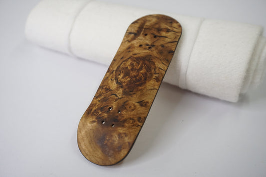 Univerque Fingerboard Deck - TraWoo Madrone Root 004 - hc_wb41_w32, symmetrisch