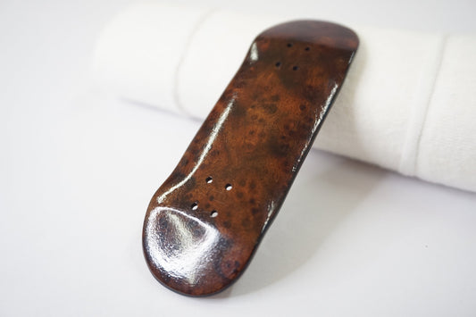 Univerque Fingerboard Deck - TraWoo Camphor Root 002 - hc_wb41_w32, symmetrical