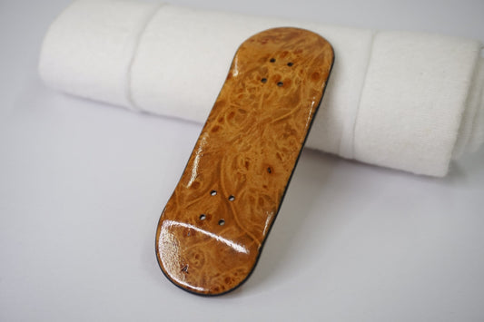 Univerque Fingerboard Deck - TraWoo Maple Root 004 - hc_wb41_w32, symmetrical