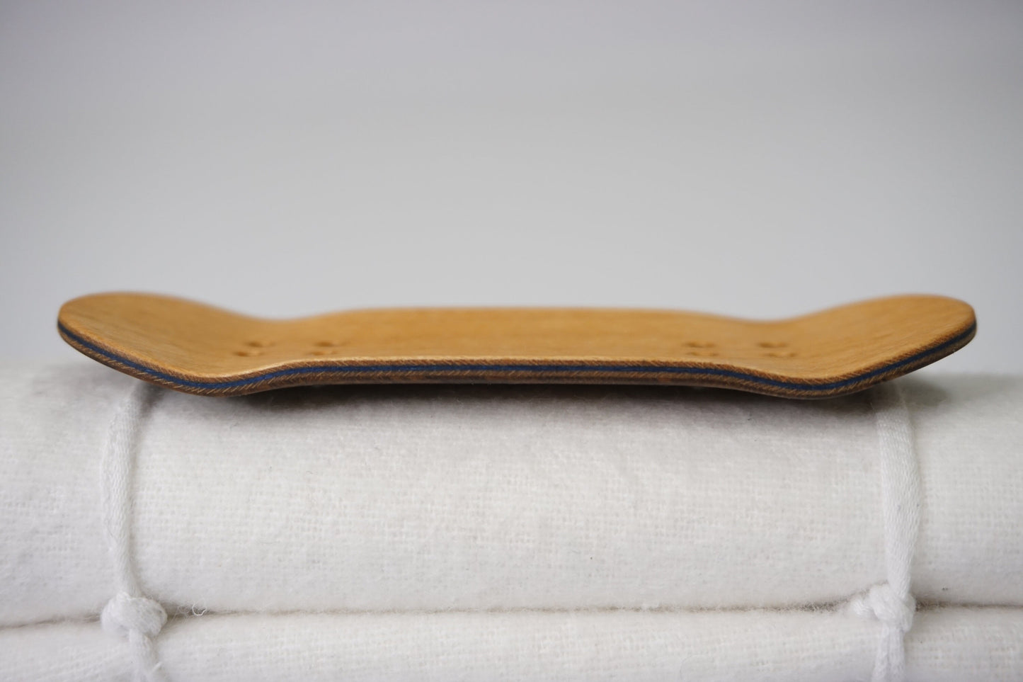 Univerque Fingerboard Deck - TraWoo Camphor Root 005 - mc_wb41_w32, symmetrical