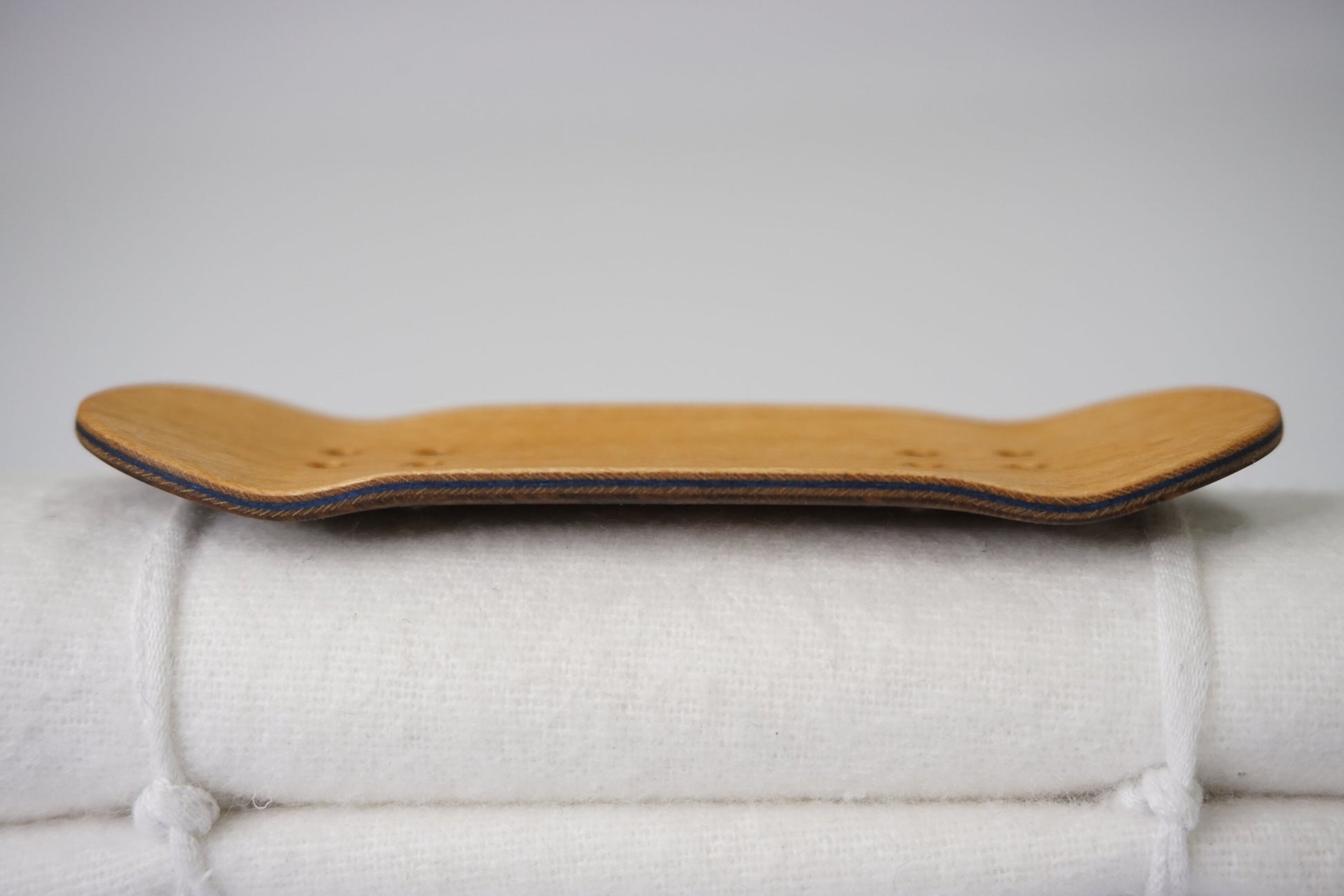 Univerque Fingerboard Deck - TraWoo Camphor Root 005 - mc_wb41_w32, symmetrical