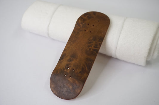 Univerque Fingerboard Deck - TraWoo Myrtle Root 001 - hc_wb43_w34, symmetrical