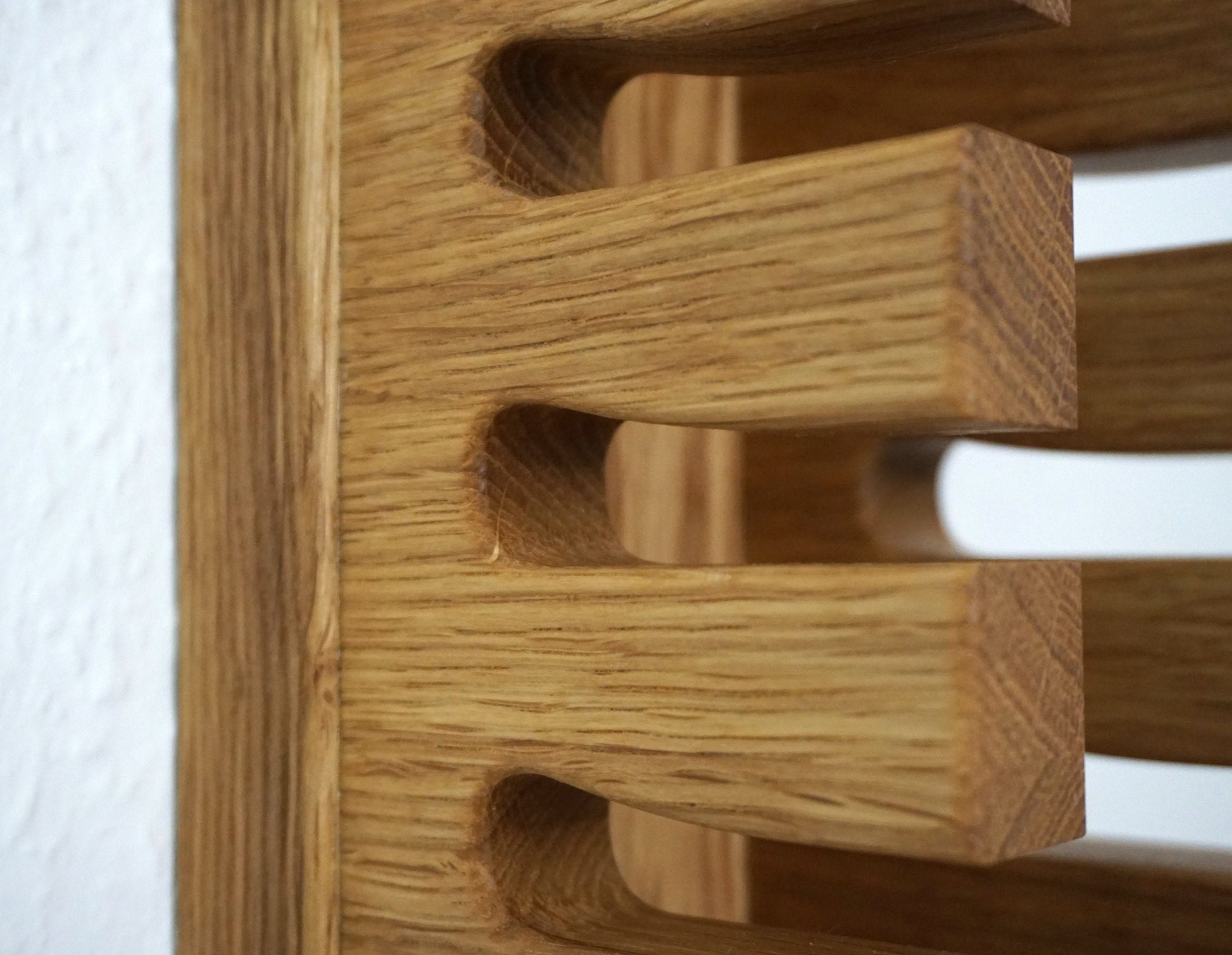 Univerque wall shelf for skateboards (oak)