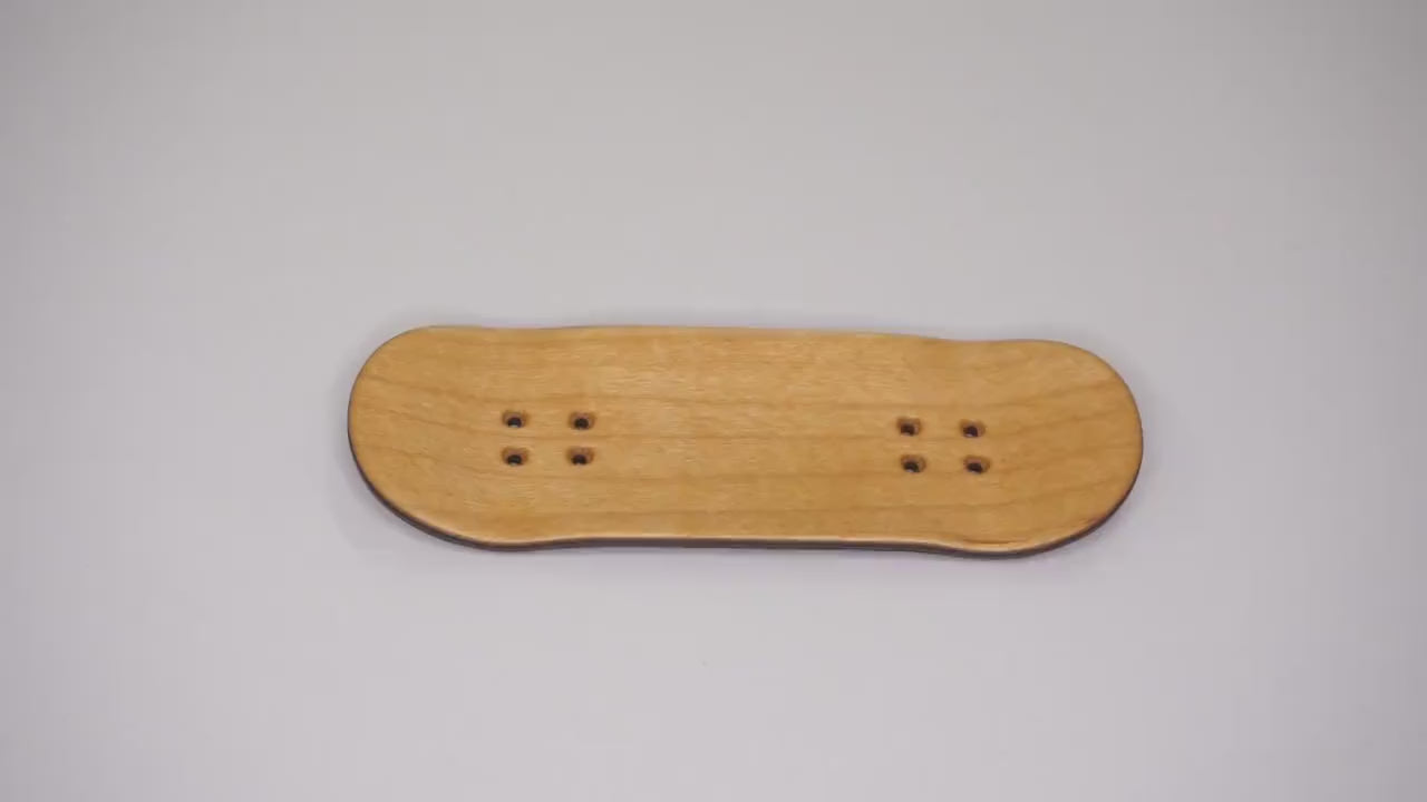 Univerque Fingerboard Deck - TraWoo Camphor Root 005 - mc_wb41_w32, symmetrisch
